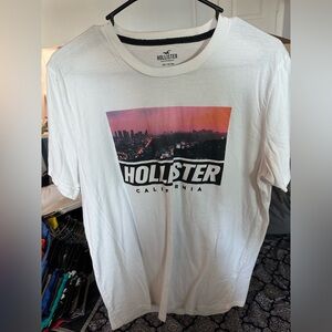 White Hollister Short Sleeve T-Shirt. Like New! Size Large